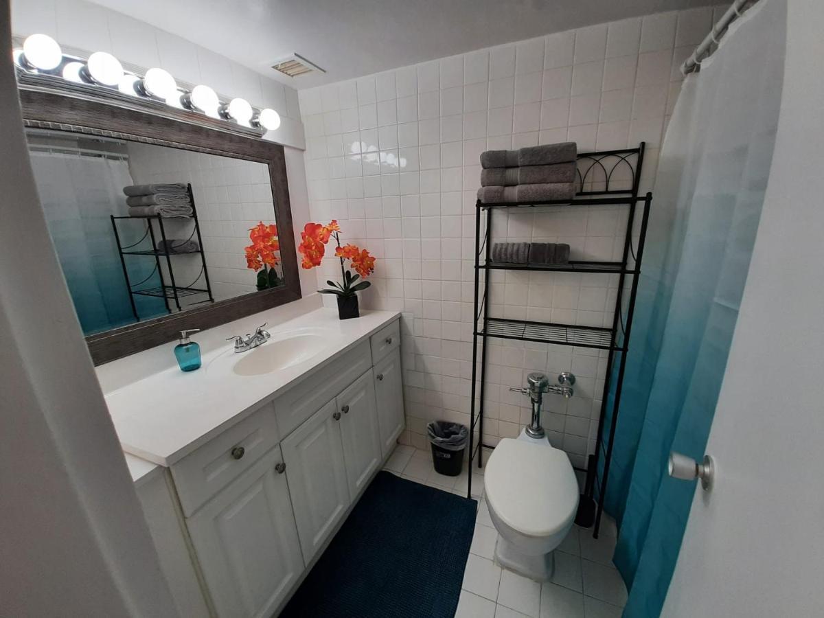 Апартаменты Hallandale Studio With Pool Халландейл-Бич Экстерьер фото