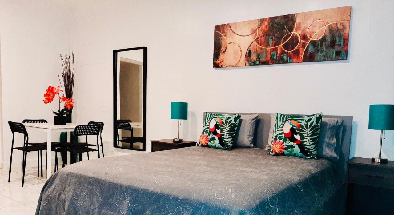 Апартаменты Hallandale Studio With Pool Халландейл-Бич Экстерьер фото